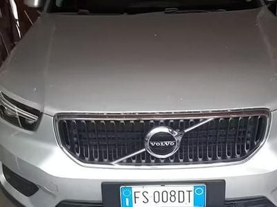 Usata Volvo XC40 150 CV (110 kW) 2018 Grigio SUV