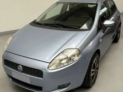 Usata Fiat Grande Punto Dynamic 65 CV (47 kW) 2007 Blu/azzurro Utilitaria