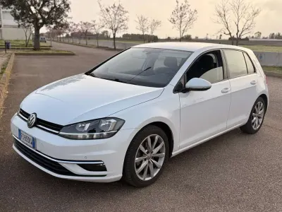 Usata VW Golf VII Highline 116 CV (85 kW) 2018 Berlina