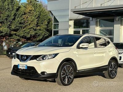 Usata Nissan Qashqai Tekna 130 CV (95 kW) 2015 Bianco SUV