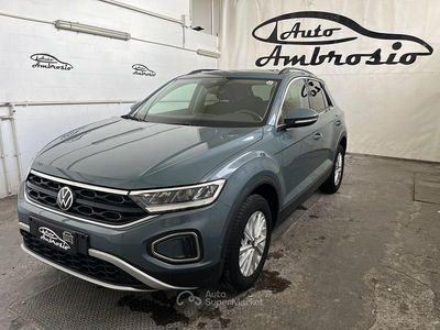 Usata VW T-Roc Life 150 CV (110 kW) 2022 Grigio SUV