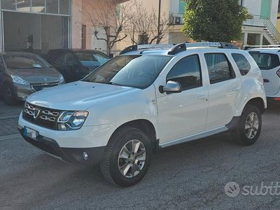 Usata Dacia Duster Lauréate 110 CV (80 kW) 2015 Bianco SUV