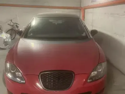 Usata Seat Leon 105 CV (77 kW) 2007 Rosso Utilitaria