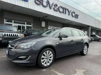 Usata Opel Astra 131 CV (96 kW) 2014 Grigio Station wagon