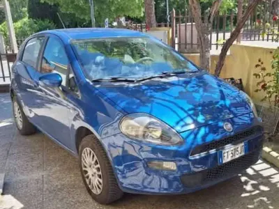 Usata Fiat Punto Easy 77 CV (56 kW) 2012 Blu/azzurro Utilitaria