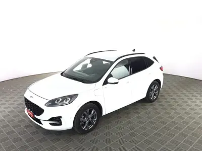 Usata Ford Kuga ST-Line 152 CV (111 kW) 2023 Frozen white SUV