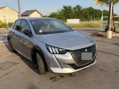 Usata Peugeot 208 GT 56 kW (77 CV) 2022 Grigio Utilitaria