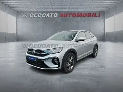 Usata VW Taigo R-line 116 CV (85 kW) 2024 Argento SUV