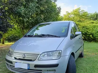 Usata Fiat Idea 90 CV (66 kW) 2007 Grigio Monovolume
