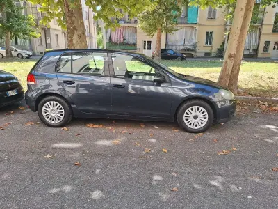 Usata VW Golf VI Comfortline 105 CV (77 kW) 2009 Berlina