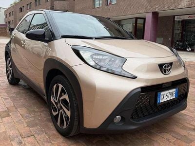 Usata Toyota Aygo X Trend 72 CV (52 kW) 2023 Champagne SUV