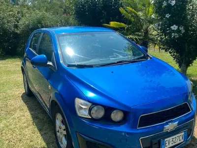 Usata Chevrolet Aveo 86 CV (63 kW) 2014 Bluazzurro Berlina