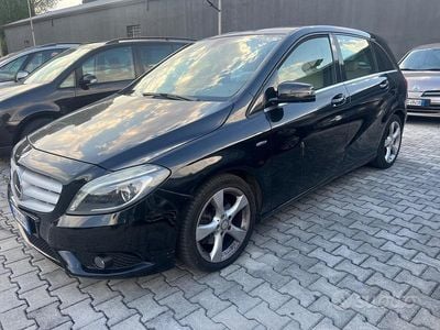 Gebraucht Mercedes B200 Premium 136 PS (100 kW) 2013 Schwarz Van / Kleinbus