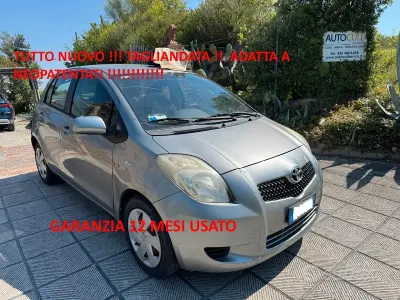Usata Toyota Yaris 90 CV (66 kW) 2006 Grigio Berlina