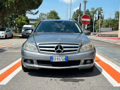 Usata Mercedes C220 170 CV (125 kW) 2010 Grigio Station wagon