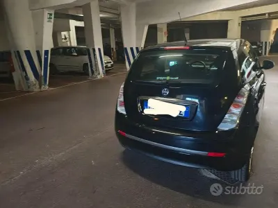 Usata Lancia Ypsilon 75 CV (55 kW) 2012 Nero Utilitaria