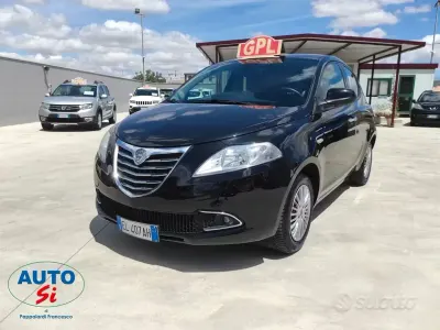 Usata Lancia Ypsilon 69 CV (50 kW) 2012 Nero Utilitaria