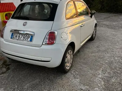 Begagnad Fiat 500 95 HK (69 kW) 2011 Vit Sedan