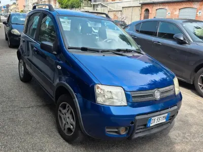 Usata Fiat Panda Climbing 60 CV (44 kW) 2009 Bluazzurro Utilitaria