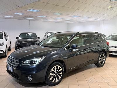 Usata Subaru Outback 149 CV (109 kW) 2016 Grigio Station wagon
