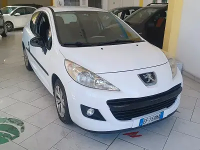 Usata Peugeot 207 68 CV (50 kW) 2011 Bianco Berlina
