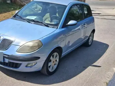 Usata Lancia Ypsilon 75 CV (55 kW) 2007 Blu Utilitaria