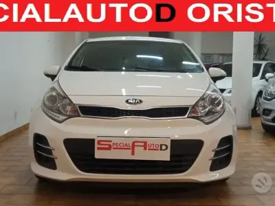 Usata Kia Rio 90 CV (66 kW) 2015 Bianco Berlina