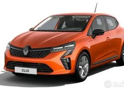 Usata Renault Clio V Evolution 101 CV (74 kW) 2023 Arancione Berlina