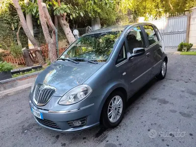 Usata Lancia Musa 95 CV (69 kW) 2012 Grigio Monovolume