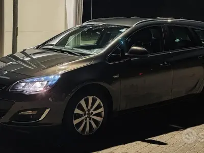 Usata Opel Astra Cosmo 140 CV (102 kW) 2015 Grigio Station wagon