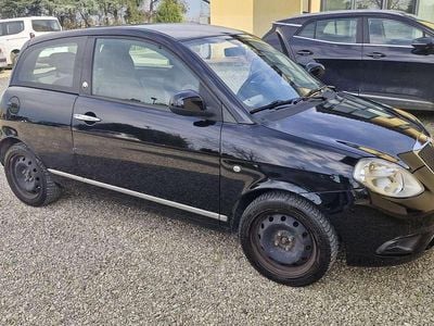 Usata Lancia Ypsilon Platinum 77 CV (56 kW) 2010 Nero Utilitaria