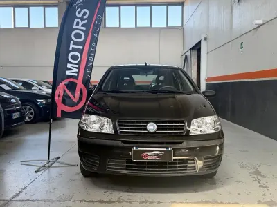 Usado Fiat Punto Active 59 CV (43 kW) 2006 Negro Utilitario