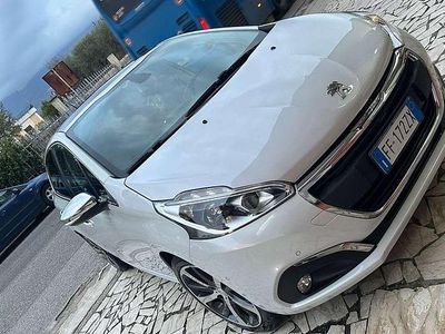 Usata Peugeot 208 Allure 99 CV (72 kW) 2016 Utilitaria