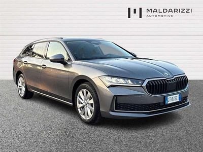 Usata Skoda Superb Selection 150 CV (110 kW) 2024 Grigio graphite metallizzato Station wagon