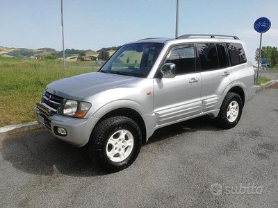 Usata Mitsubishi Pajero 165 CV (121 kW) 2001 Grigio SUV