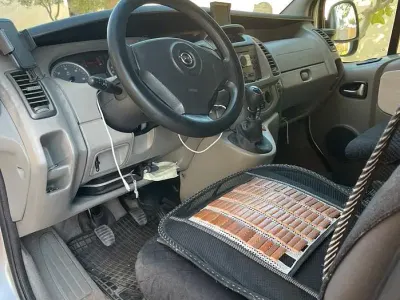 Usata Opel Vivaro 100 CV (73 kW) 2007 Grigio Monovolume