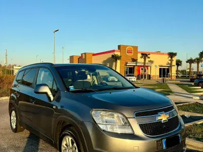 Usata Chevrolet Orlando 141 CV (103 kW) 2013 Grigio Monovolume