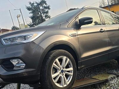 Begagnad Ford Kuga Titanium 120 HK (88 kW) 2018 Grå SUV