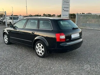 Usata Audi A4 130 CV (95 kW) 2004 Nero Station wagon
