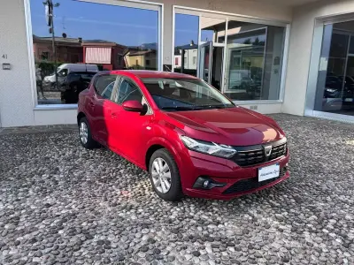 Usata Dacia Sandero Comfort 101 CV (74 kW) 2021 Rosso Berlina