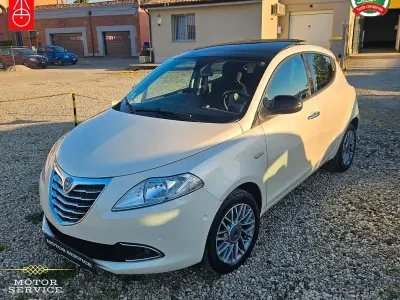 Usata Lancia Ypsilon 69 CV (50 kW) 2014 Bianco Utilitaria