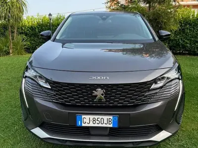 Usata Peugeot 3008 131 CV (96 kW) 2022 Grigio SUV