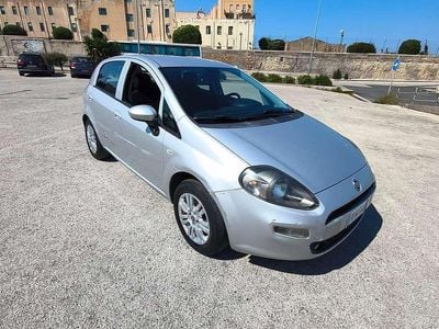 Usata Fiat Punto Lounge 69 CV (50 kW) 2015 Grigio Utilitaria