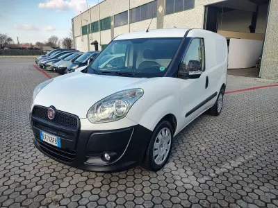 Usata Fiat Doblò Emotion 120 CV (88 kW) 2014 Bianco Monovolume