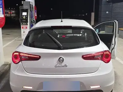 Usata Alfa Romeo Giulietta 105 CV (77 kW) 2014 Bianco Utilitaria
