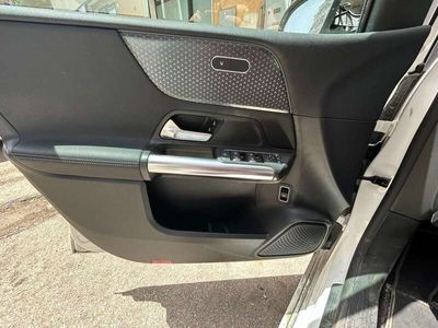 Mercedes B200