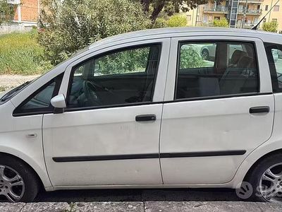 Usata Fiat Idea 69 CV (50 kW) 2005 Bianco Monovolume