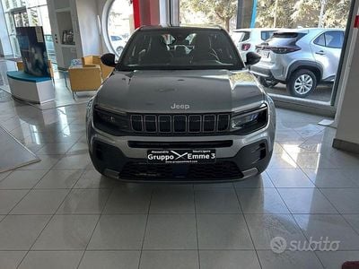 Nouvelle Jeep Avenger Longitude 101 ch (74 kW) 2025 Gris SUV