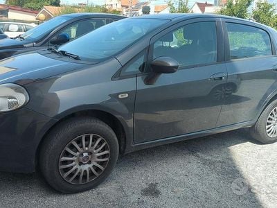 Usata Fiat Grande Punto 77 CV (56 kW) 2015 Grigio Utilitaria