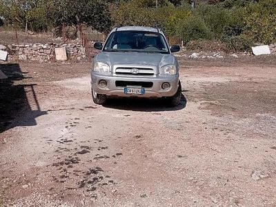 Usata Hyundai Santa Fe 125 CV (91 kW) 2005 Grigio SUV